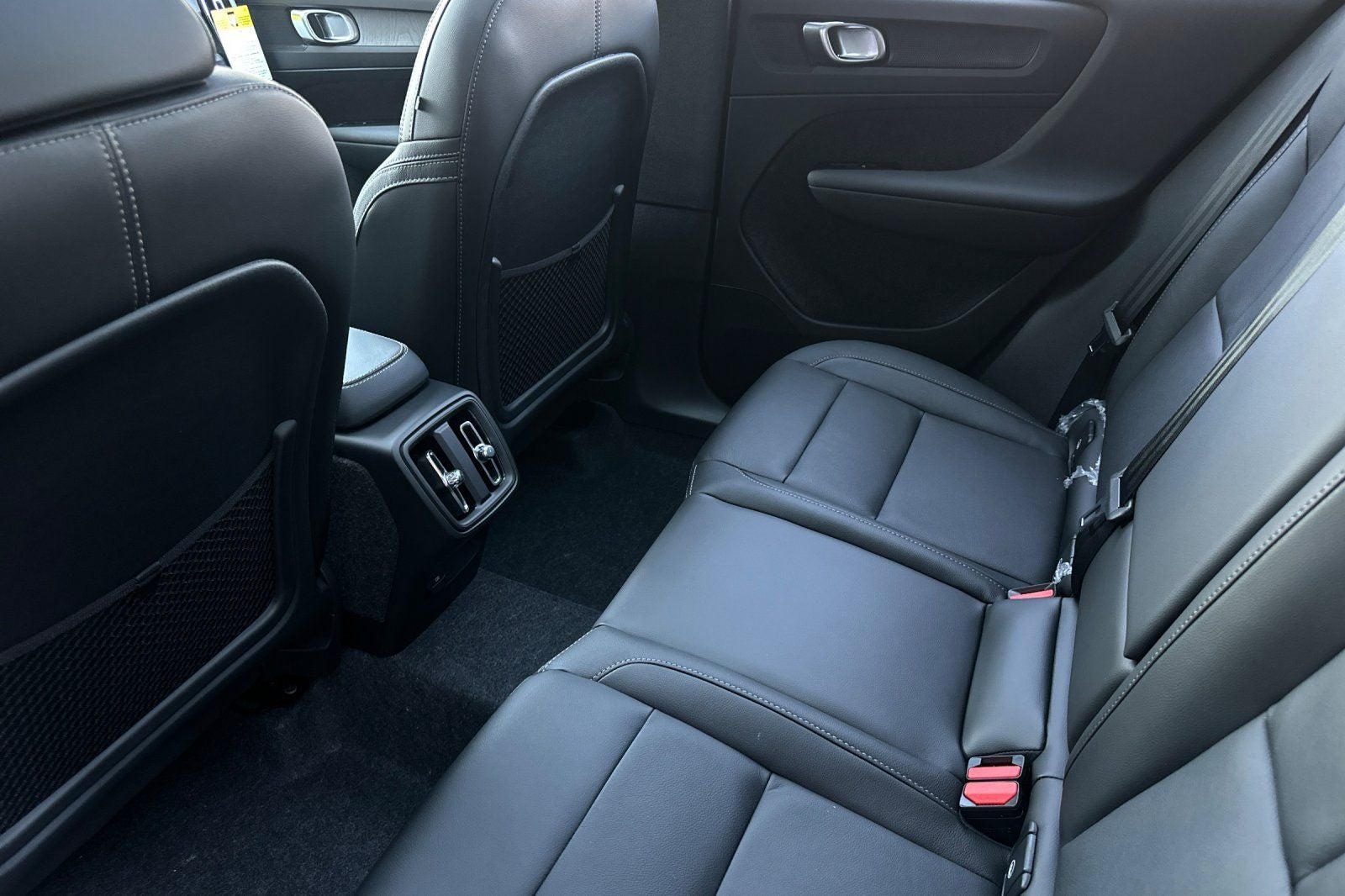 2026 Volvo XC40 B5 Core