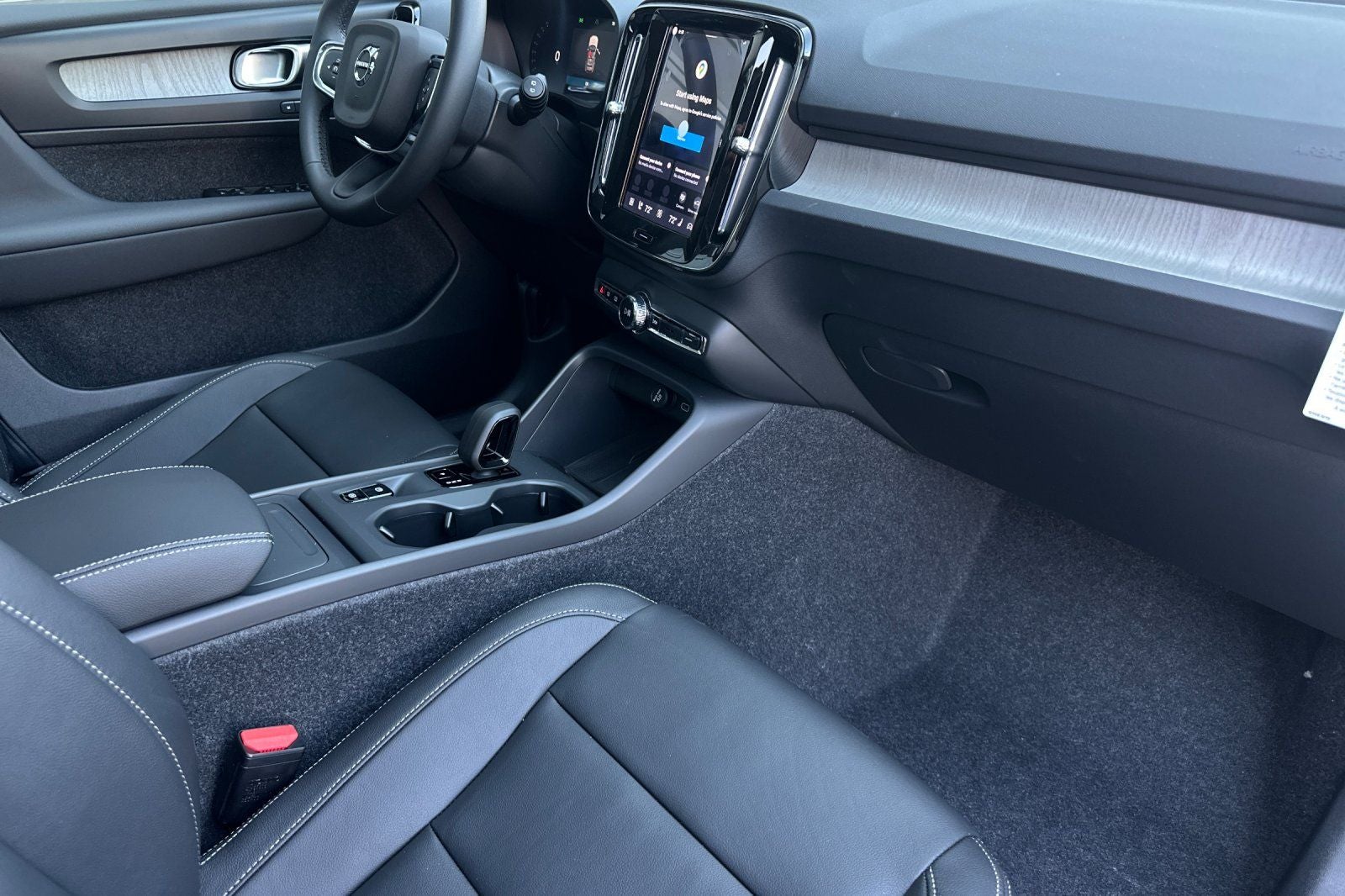 2026 Volvo XC40 B5 Core