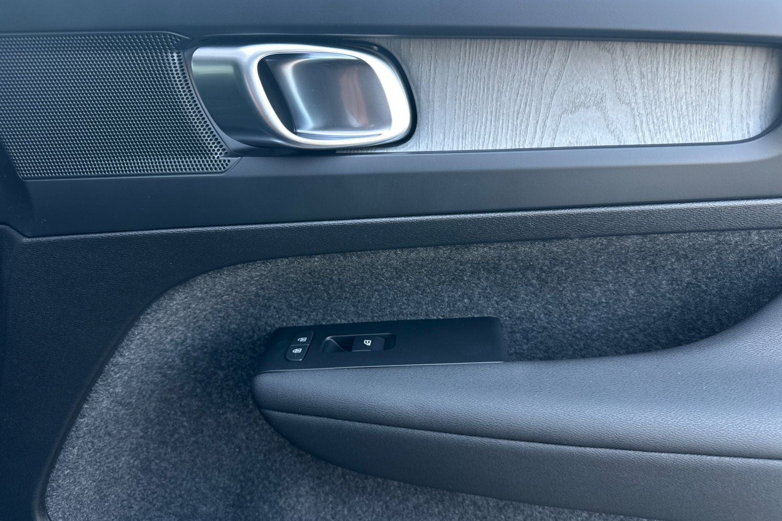 2026 Volvo XC40 B5 Core