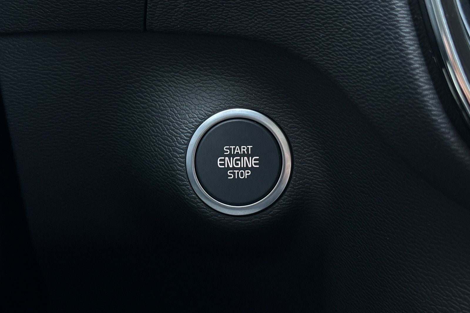 2026 Volvo XC40 B5 Core