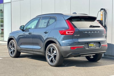2026 Volvo XC40 B5 Core