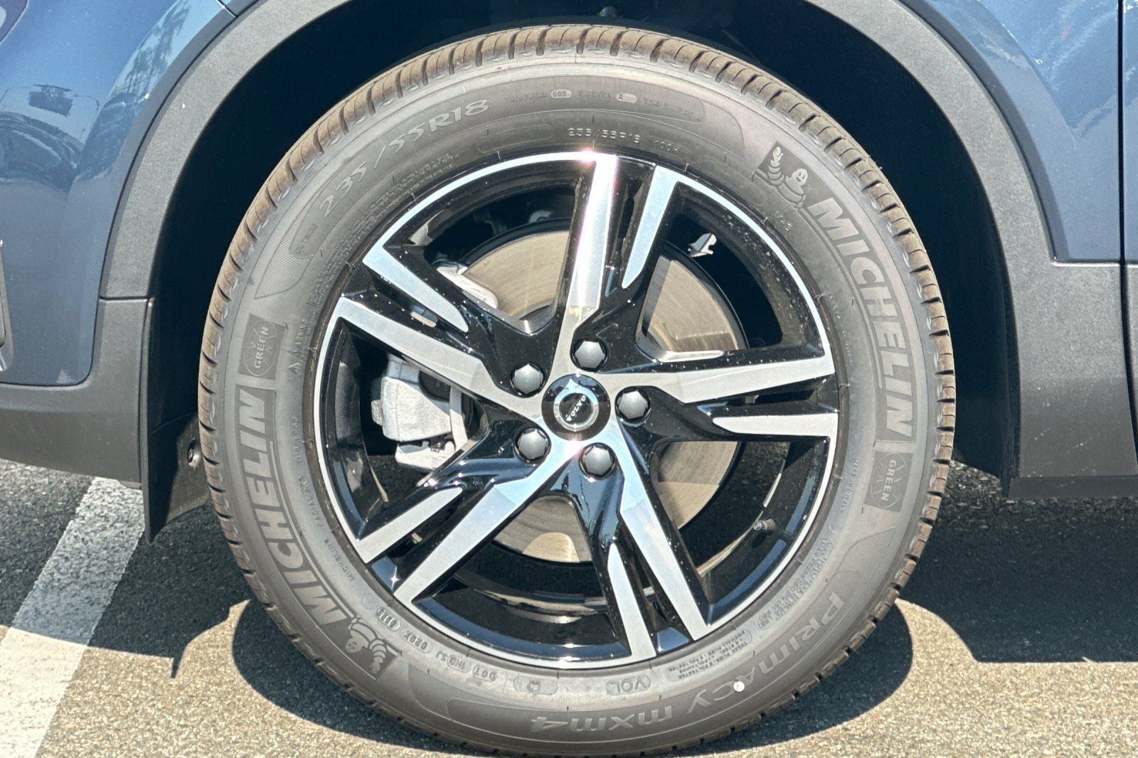 2026 Volvo XC40 B5 Core