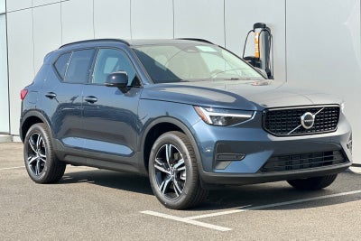 2026 Volvo XC40 B5 Core