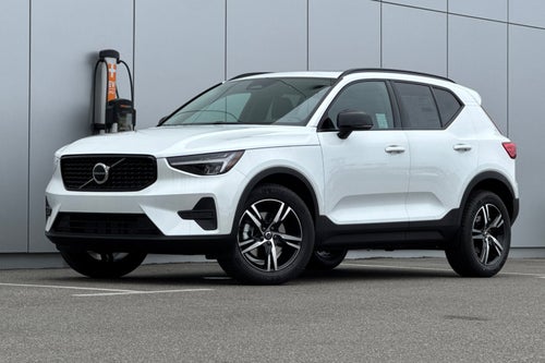2026 Volvo XC40 B5 Core