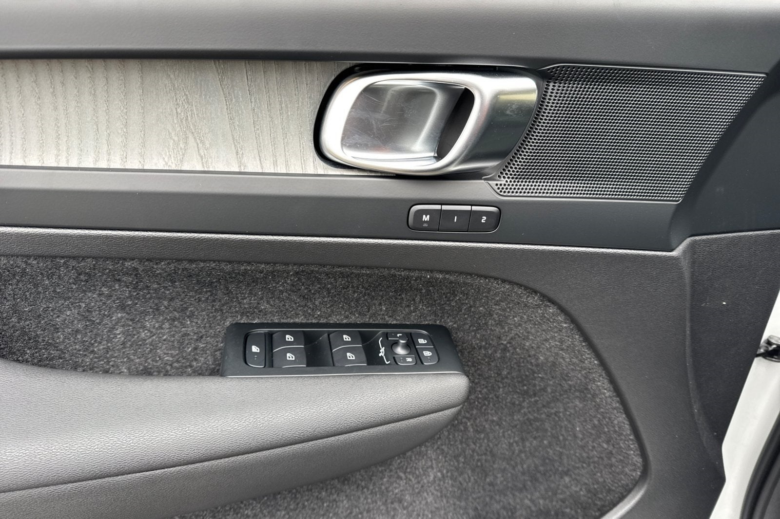 2026 Volvo XC40 B5 Core