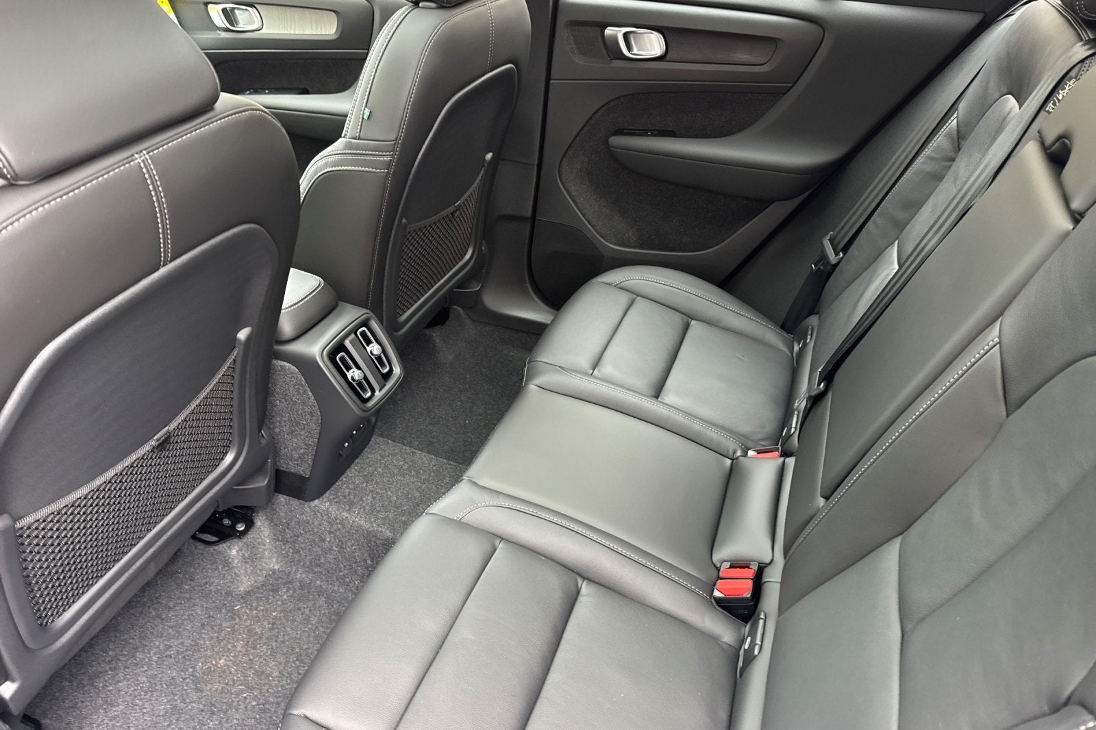 2026 Volvo XC40 B5 Core