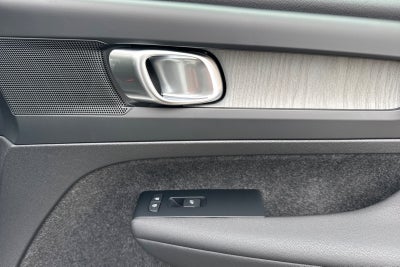 2026 Volvo XC40 B5 Core