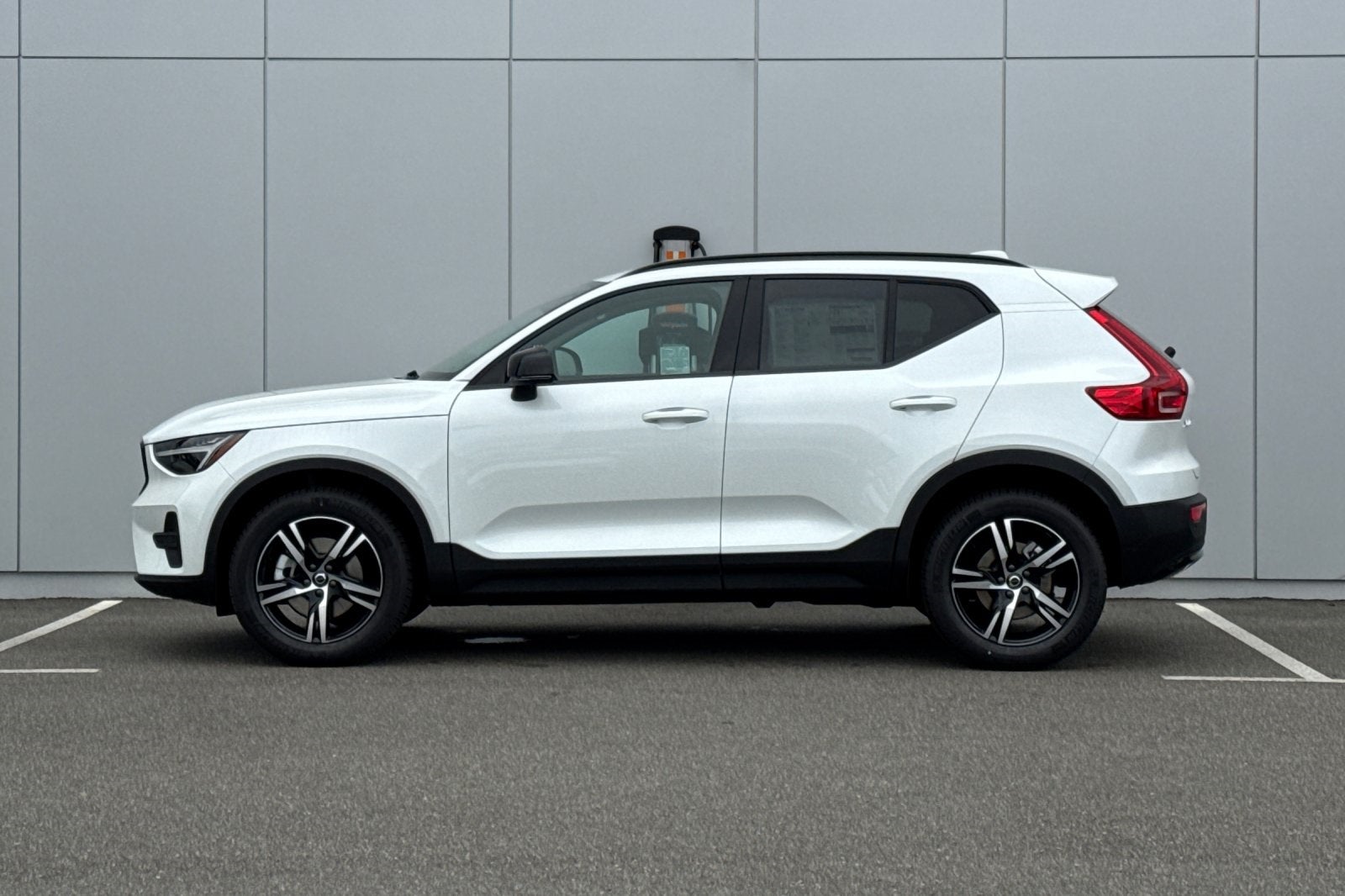 2026 Volvo XC40 B5 Core