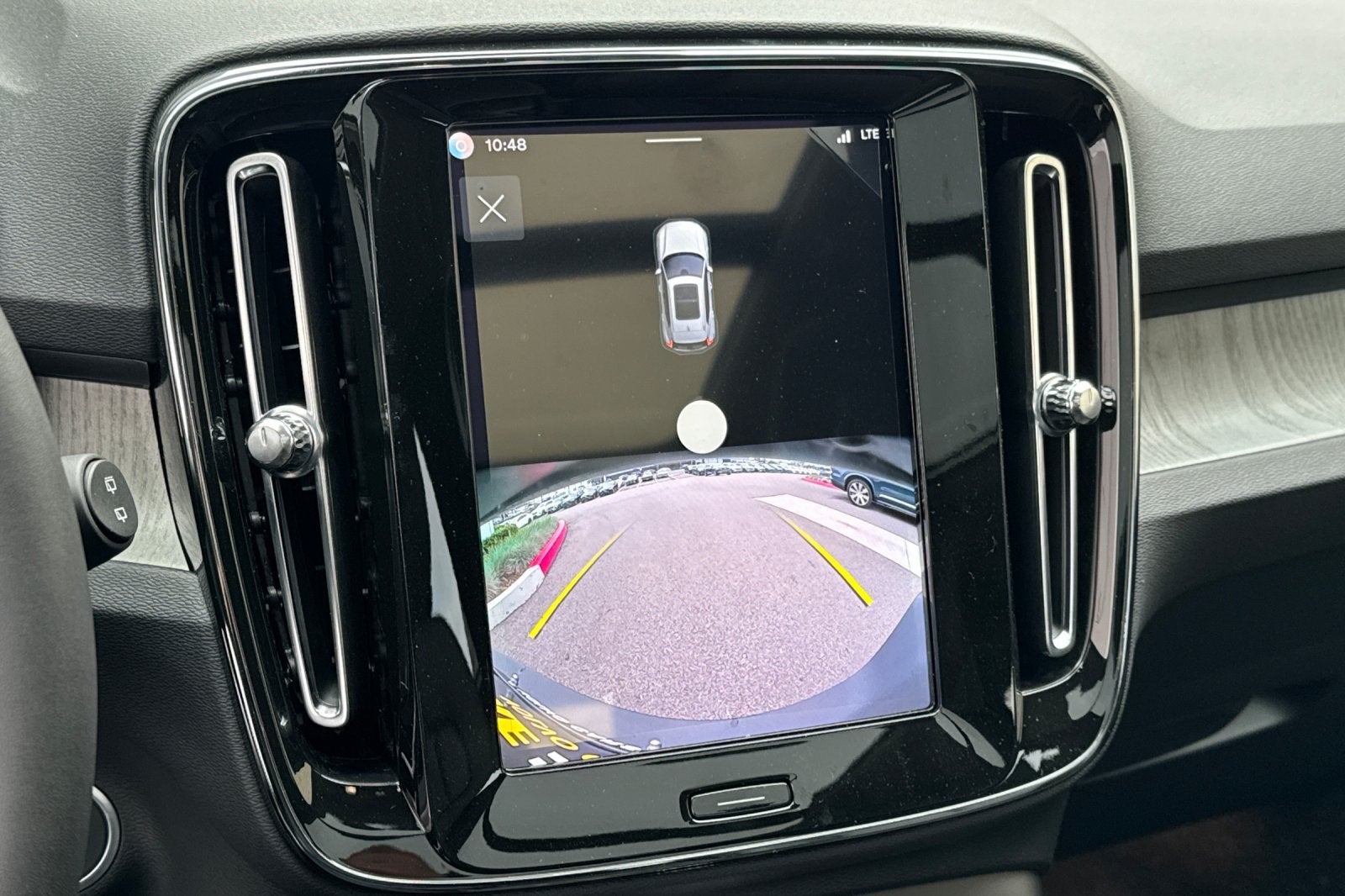 2026 Volvo XC40 B5 Core