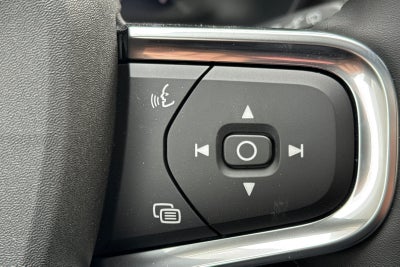 2026 Volvo XC40 B5 Core