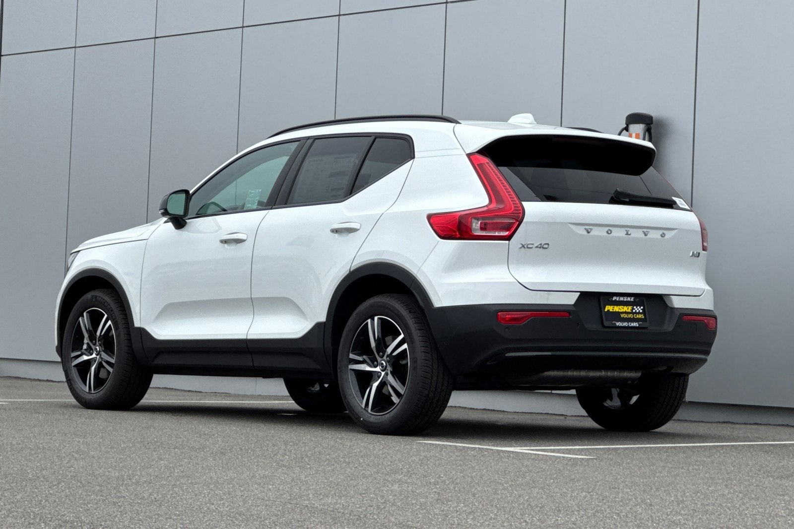 2026 Volvo XC40 B5 Core