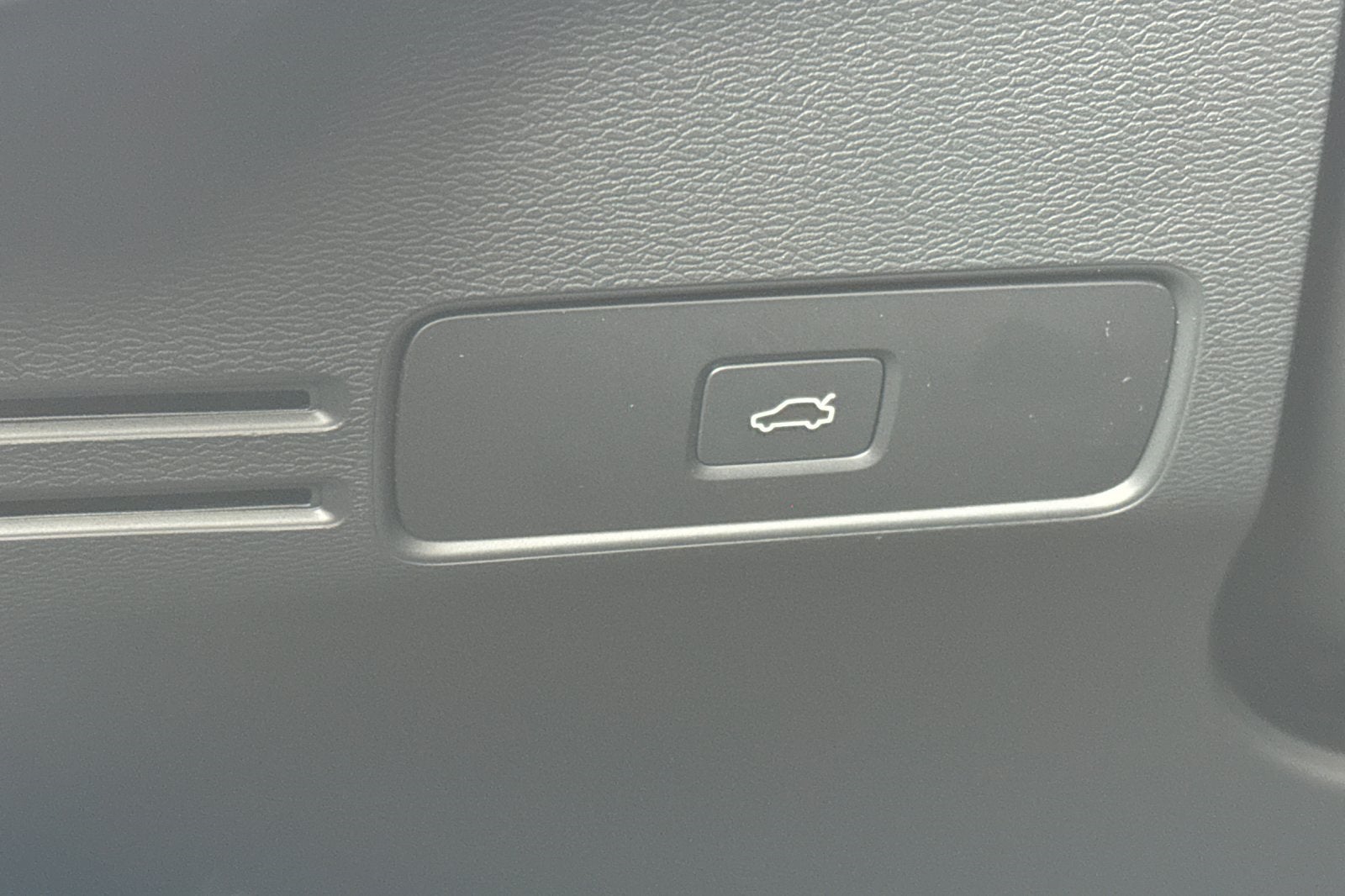 2026 Volvo XC40 B5 Core