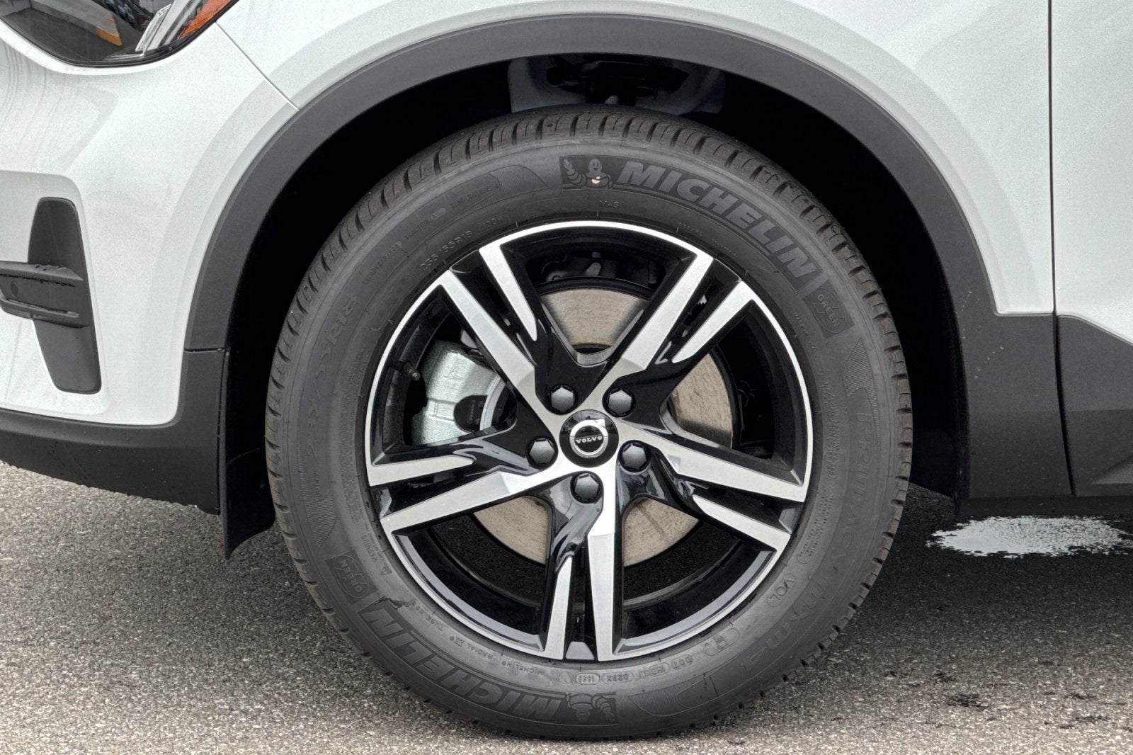 2026 Volvo XC40 B5 Core