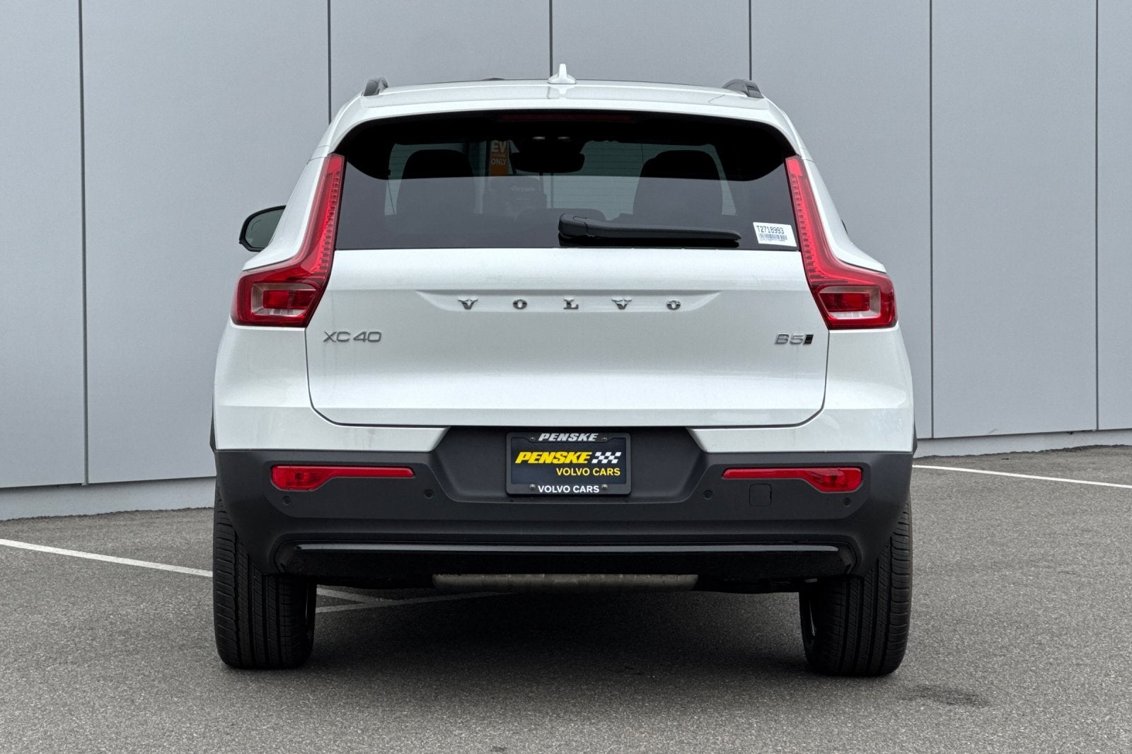 2026 Volvo XC40 B5 Core