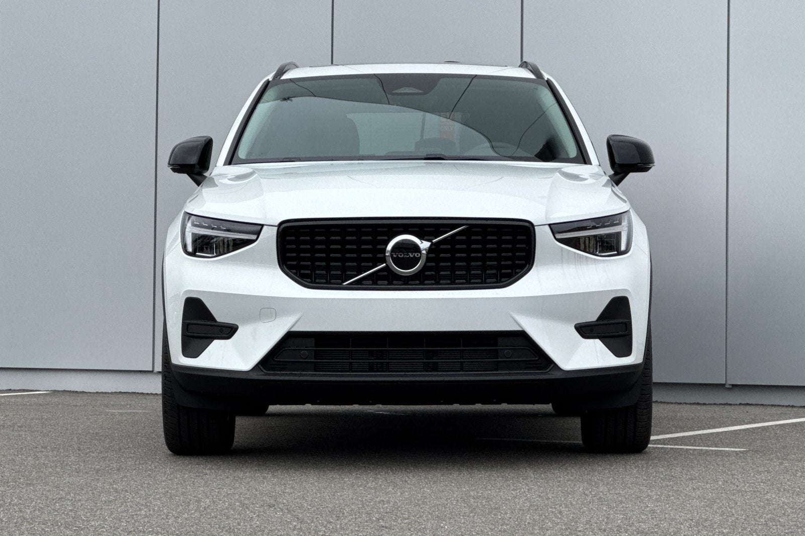 2026 Volvo XC40 B5 Core