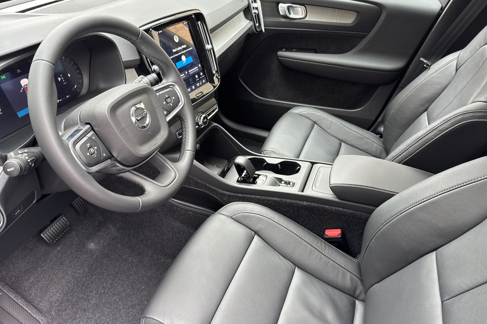 2026 Volvo XC40 B5 Core