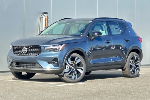 2026 Volvo XC40 B5 Ultra