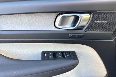 2026 Volvo XC40 B5 Ultra