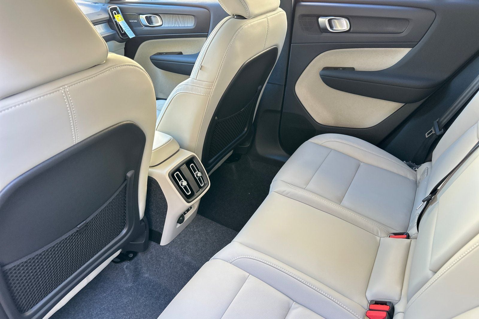 2026 Volvo XC40 B5 Ultra