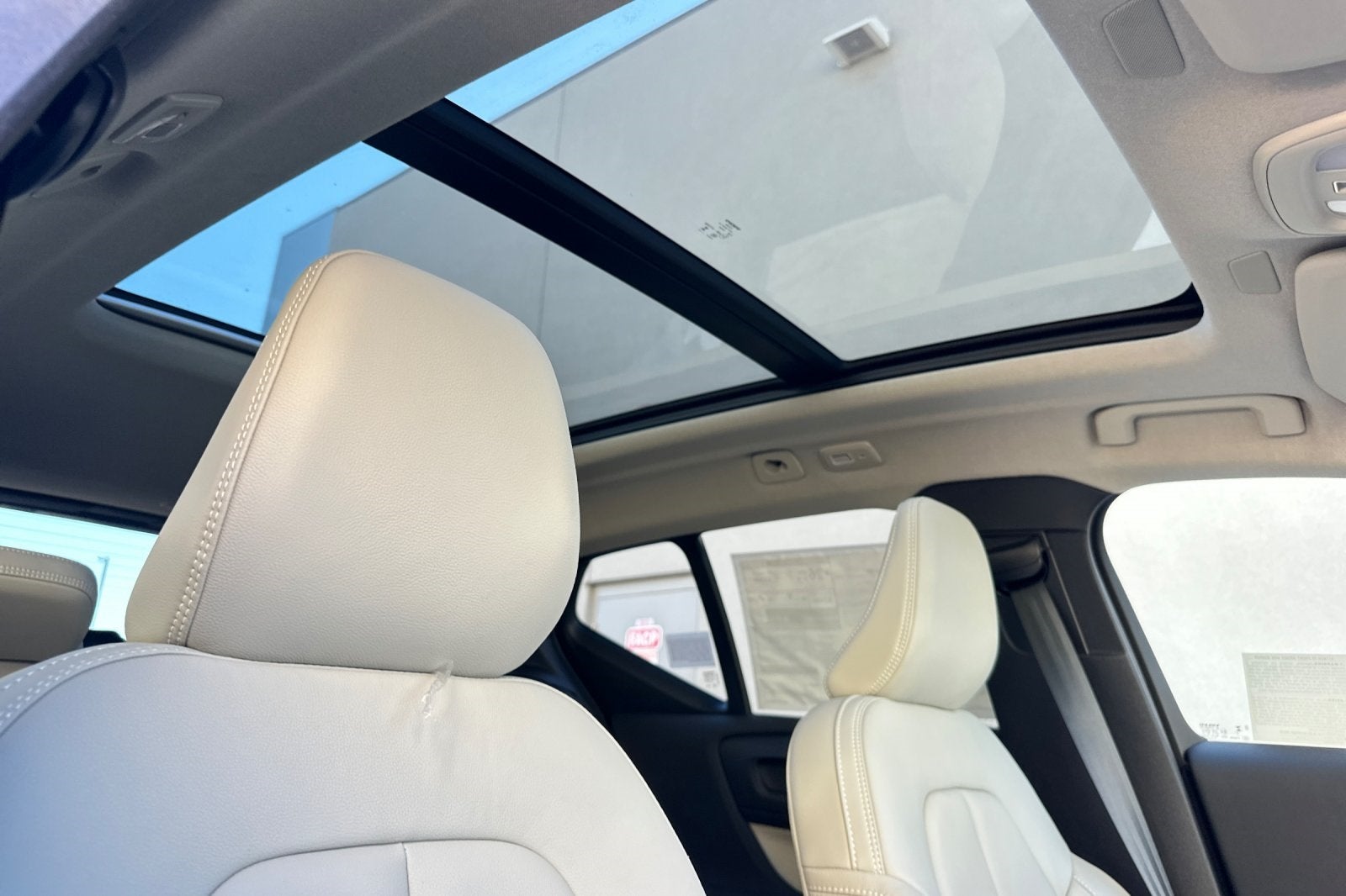 2026 Volvo XC40 B5 Ultra