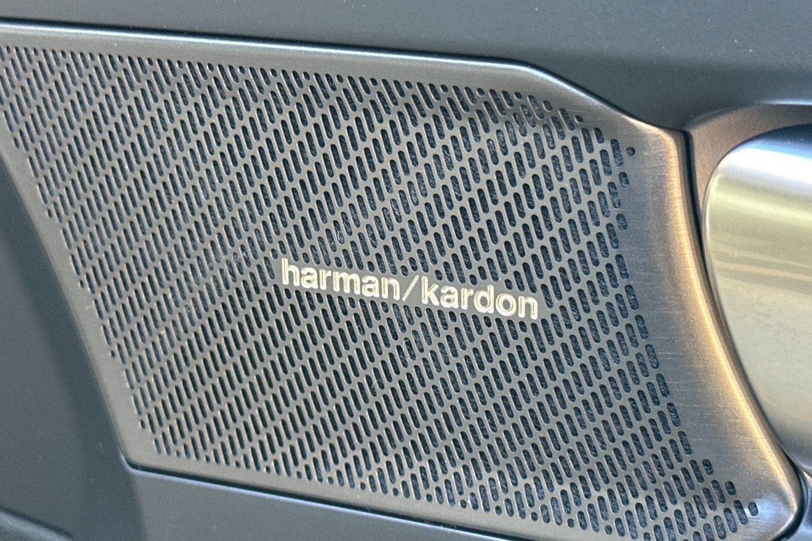 2026 Volvo XC40 B5 Ultra