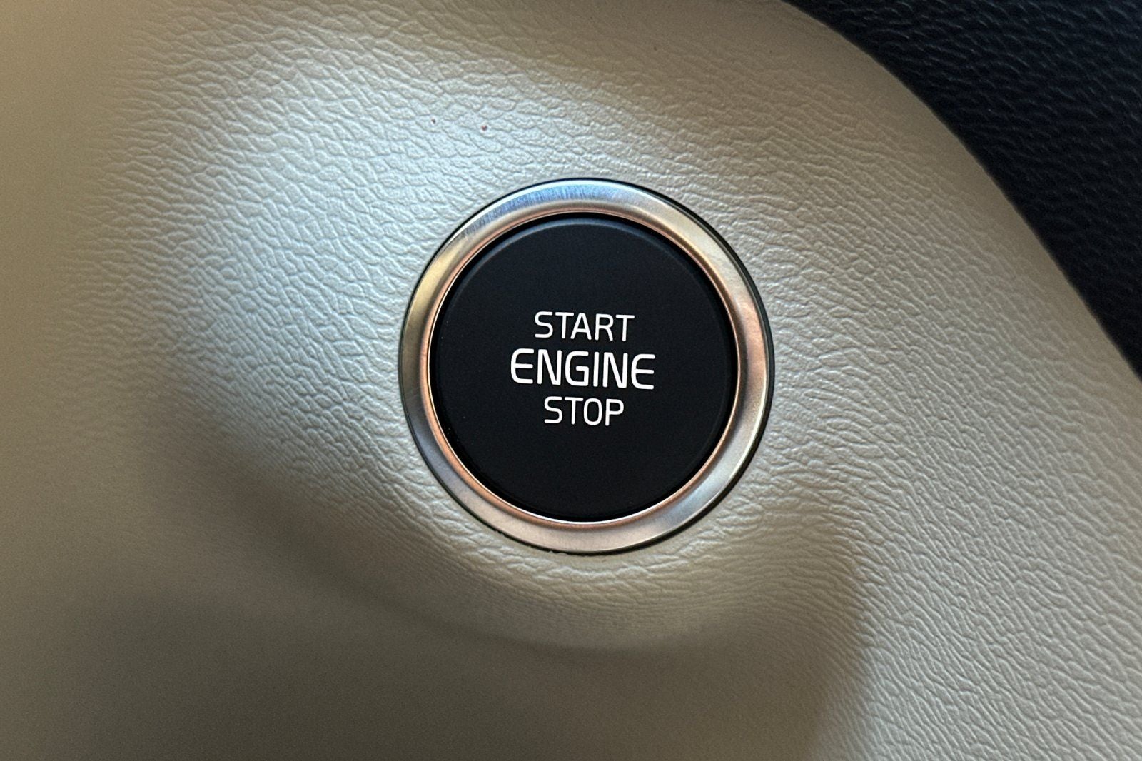 2026 Volvo XC40 B5 Ultra