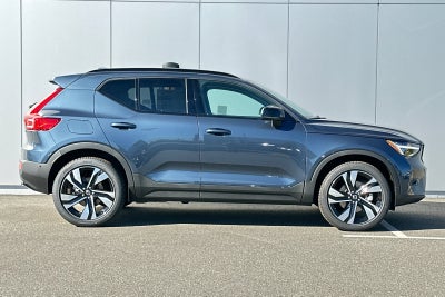 2026 Volvo XC40 B5 Ultra