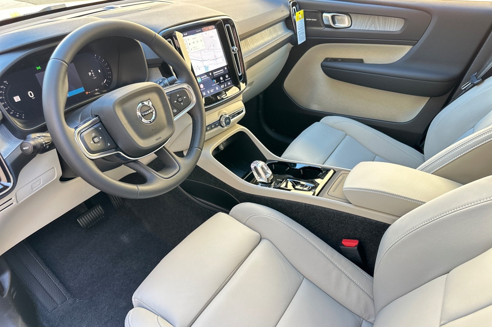 2026 Volvo XC40 B5 Ultra