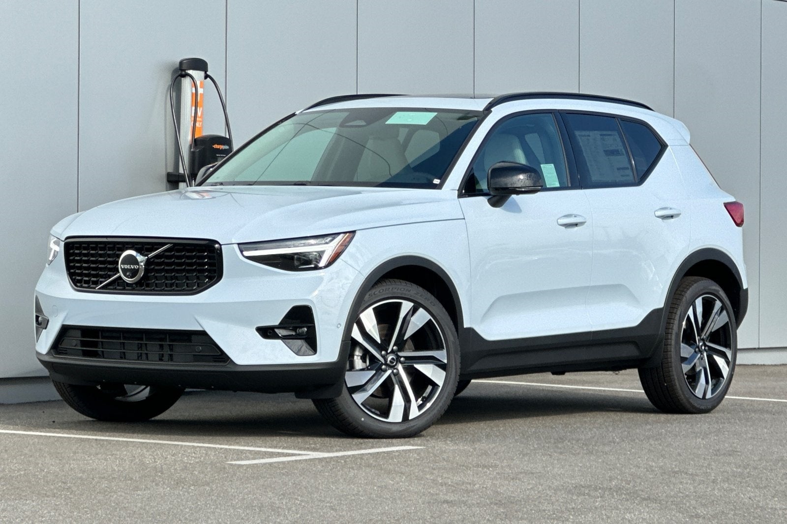 2026 Volvo XC40 B5 Ultra