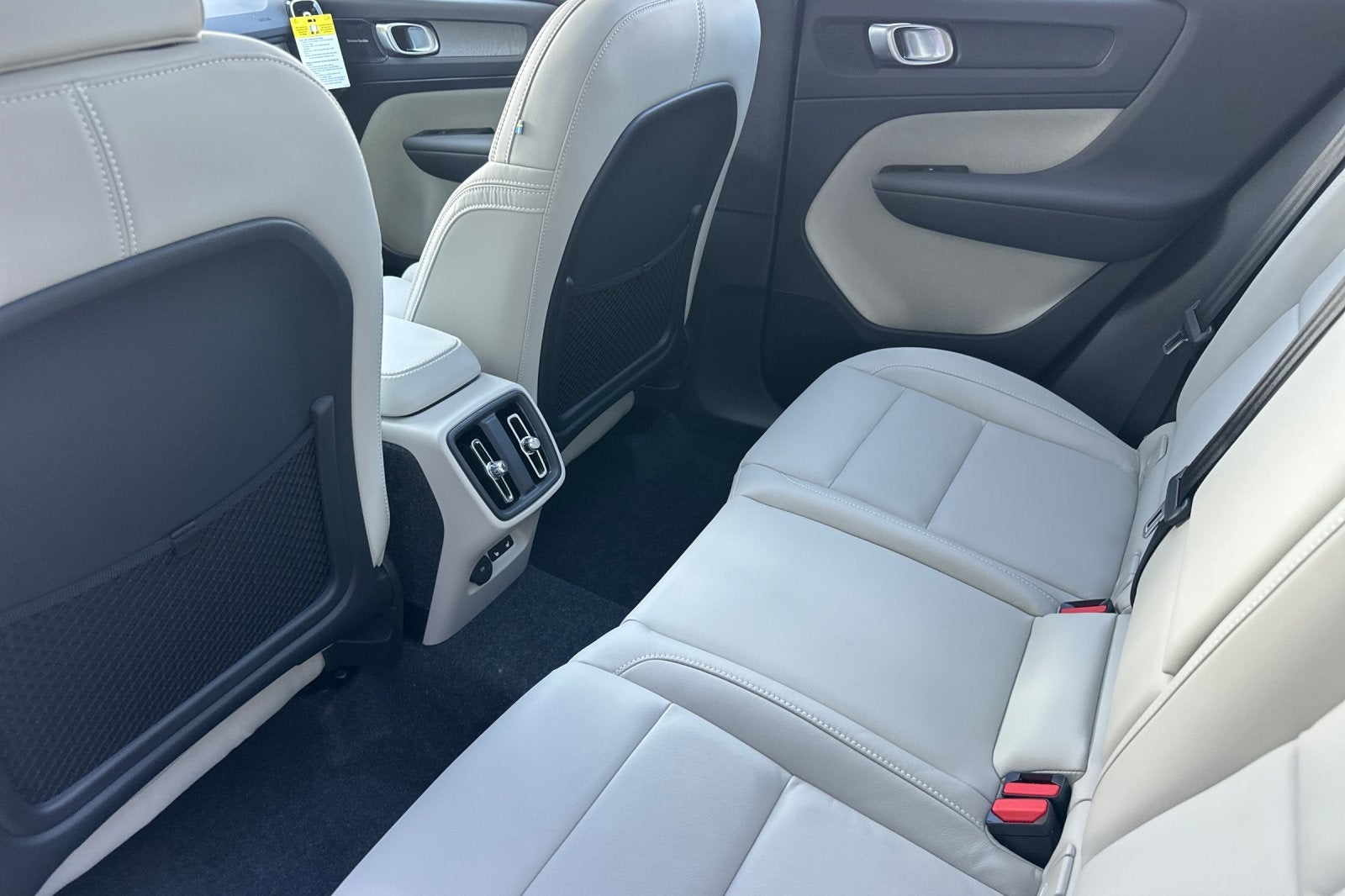 2026 Volvo XC40 B5 Ultra