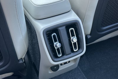 2026 Volvo XC40 B5 Ultra