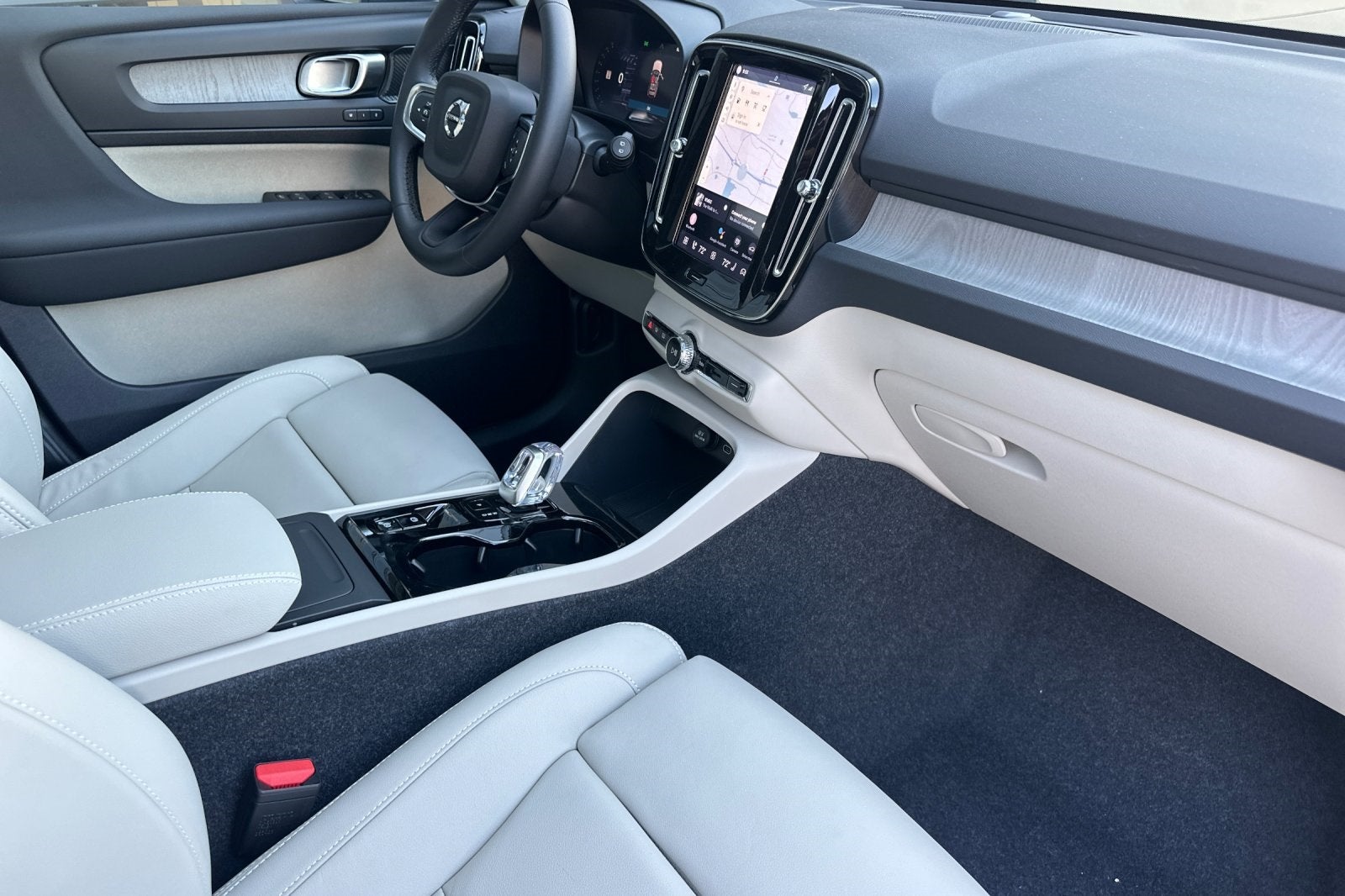 2026 Volvo XC40 B5 Ultra