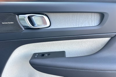 2026 Volvo XC40 B5 Ultra