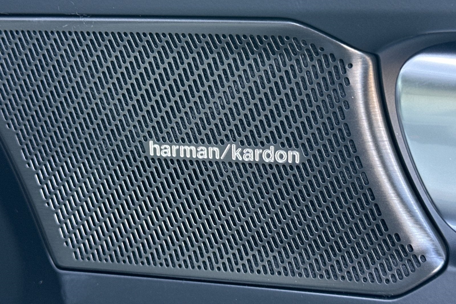 2026 Volvo XC40 B5 Ultra