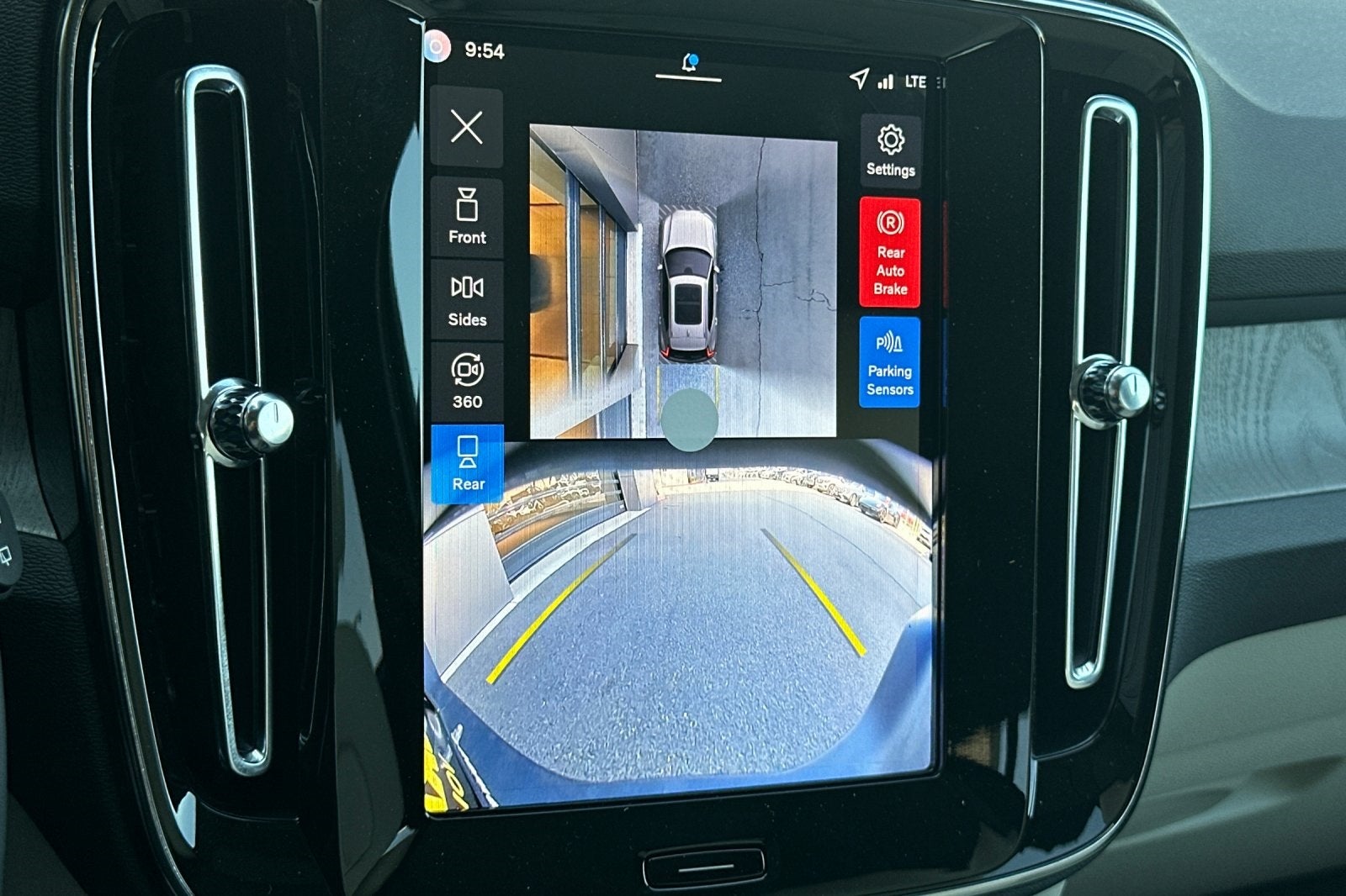 2026 Volvo XC40 B5 Ultra