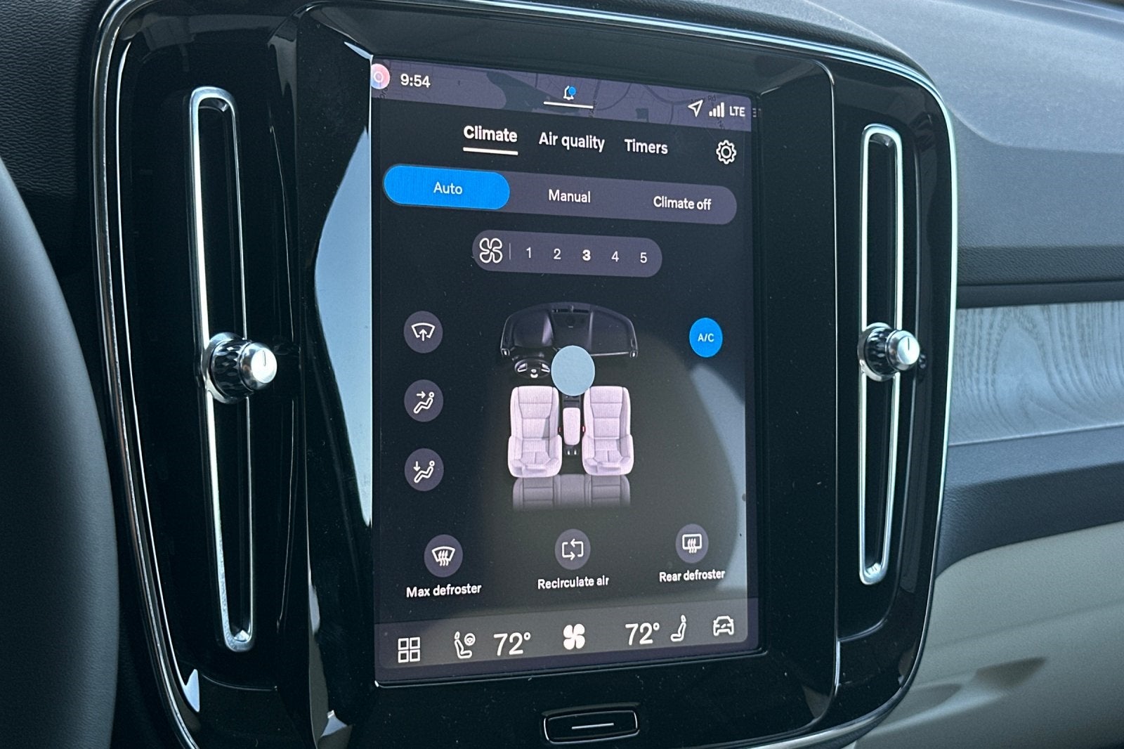 2026 Volvo XC40 B5 Ultra