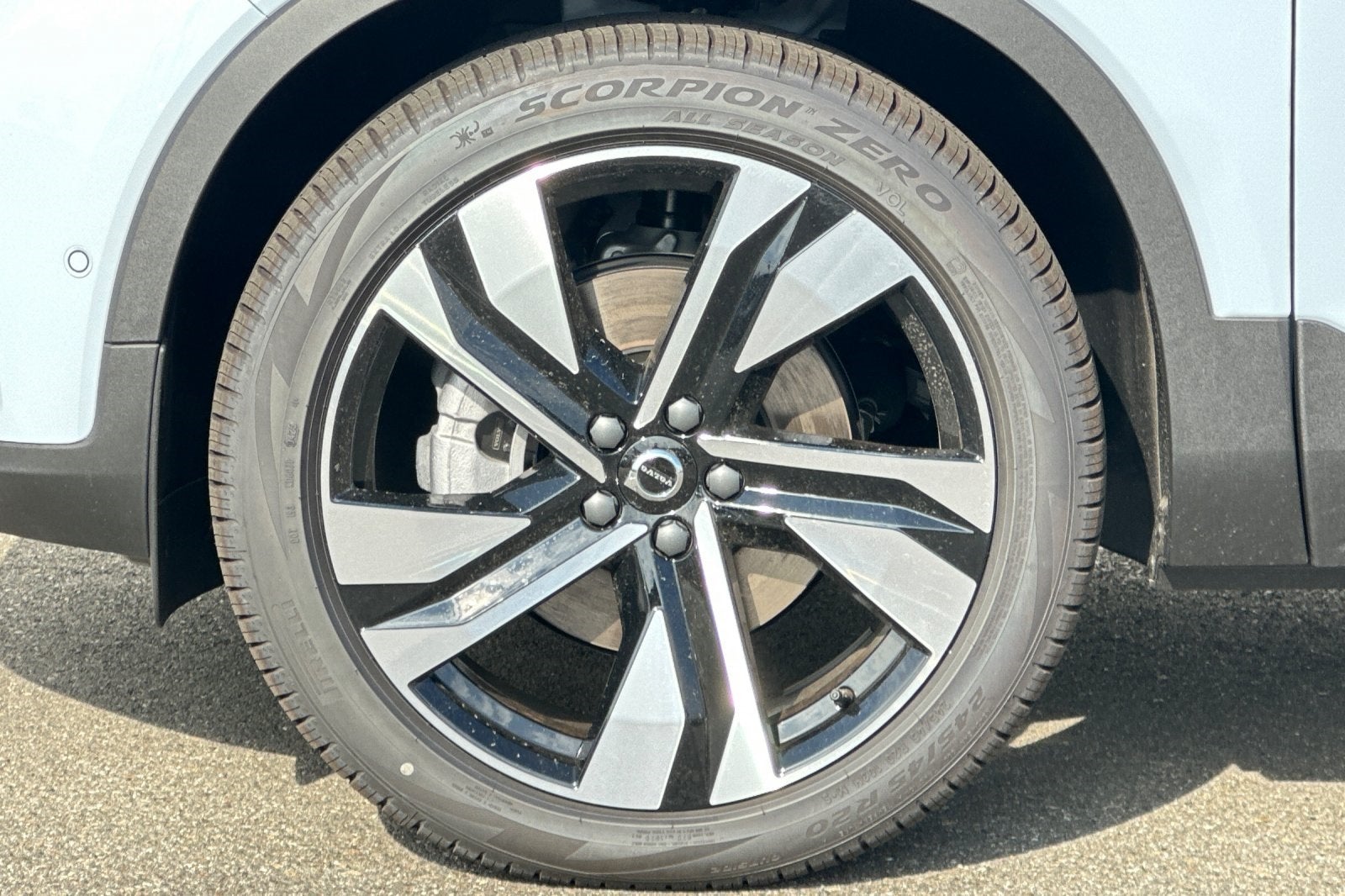 2026 Volvo XC40 B5 Ultra