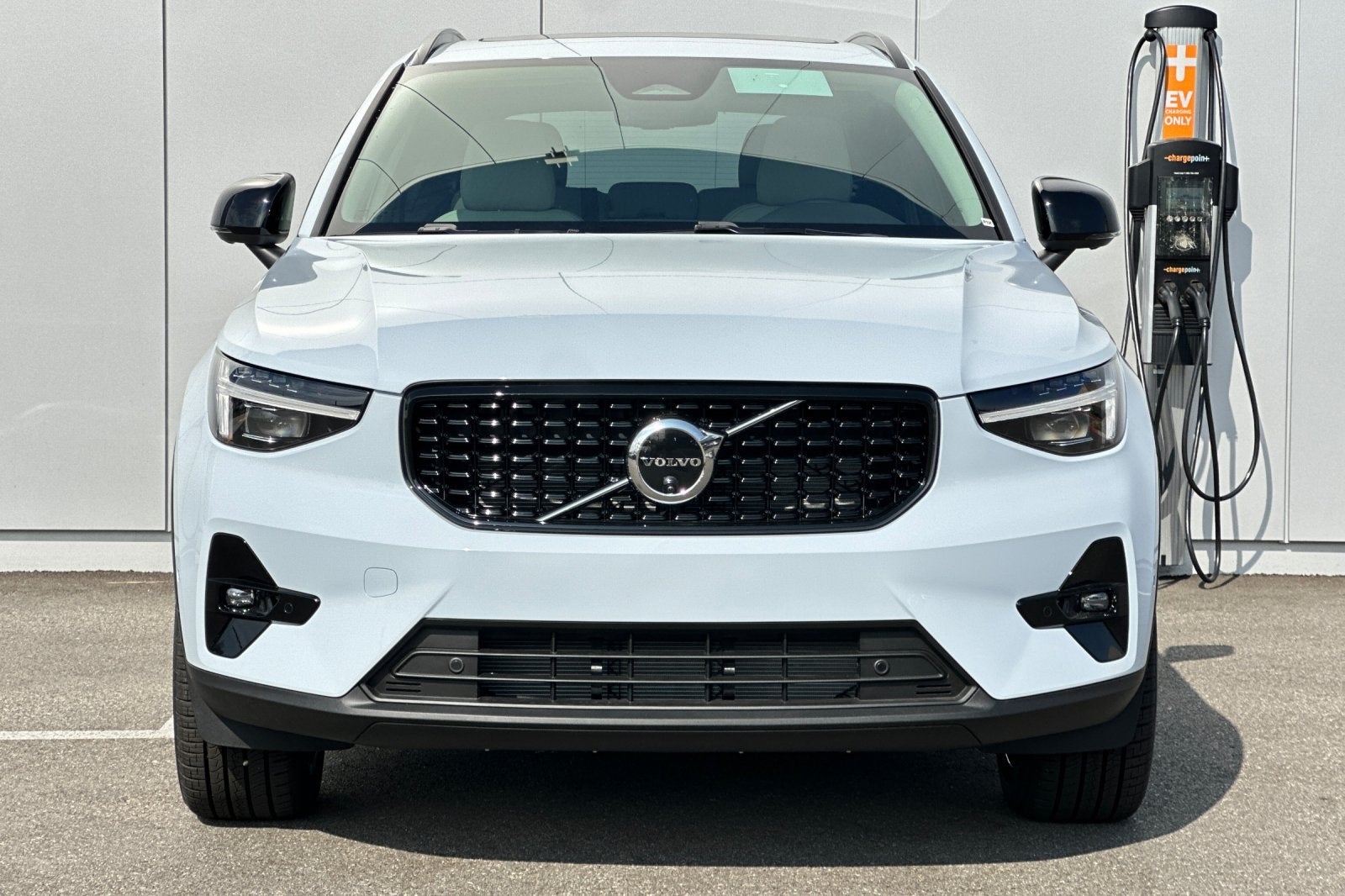 2026 Volvo XC40 B5 Ultra