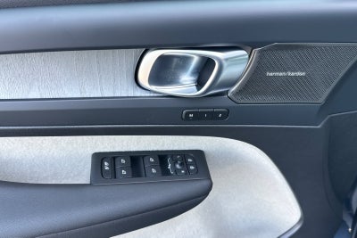 2026 Volvo XC40 B5 Ultra