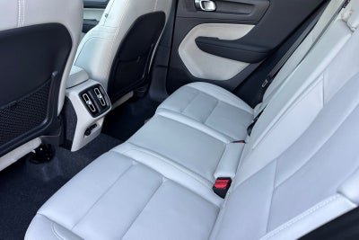 2026 Volvo XC40 B5 Ultra