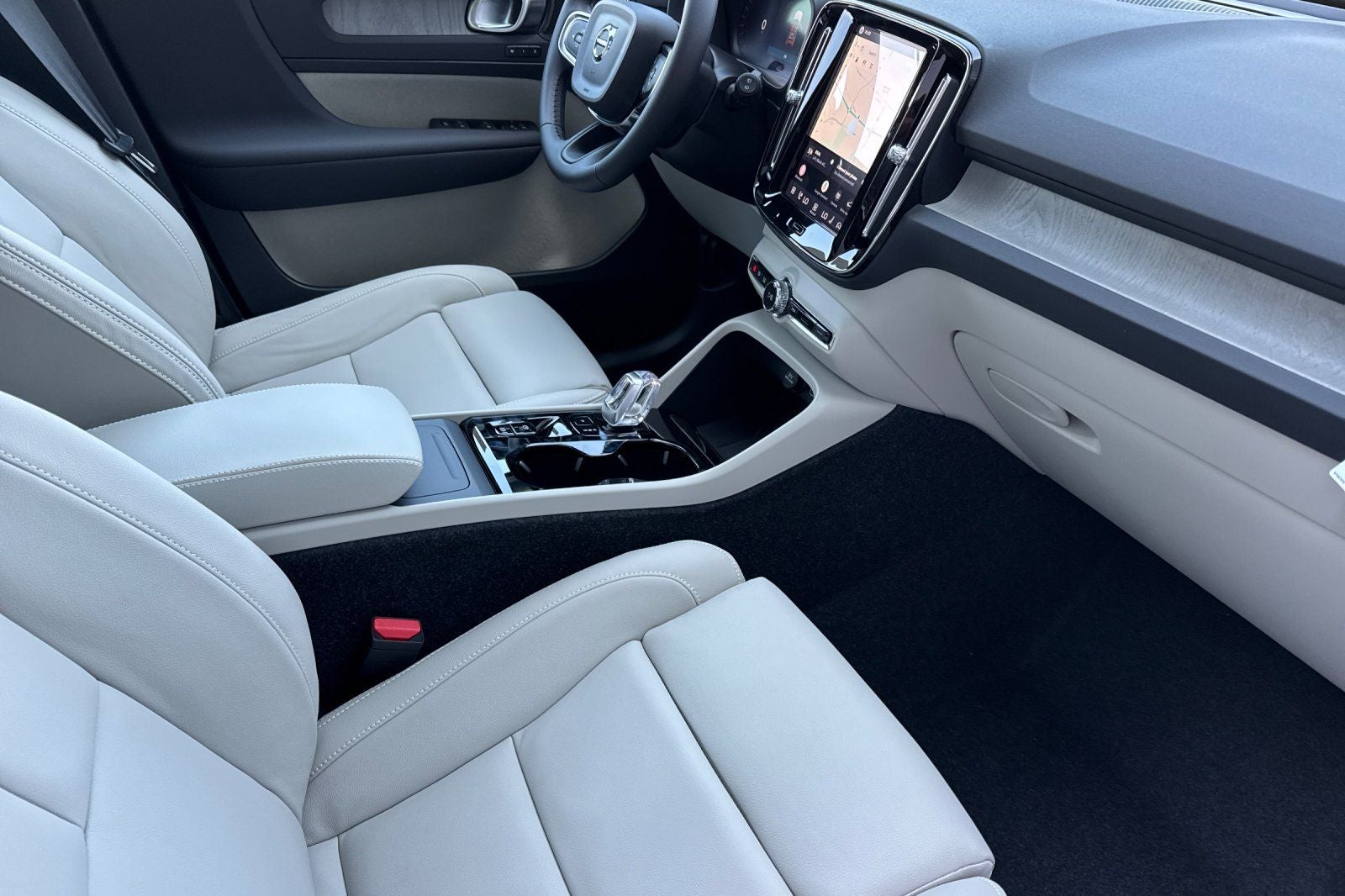 2026 Volvo XC40 B5 Ultra