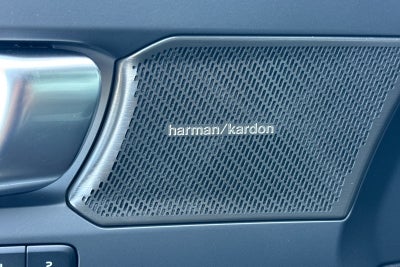 2026 Volvo XC40 B5 Ultra