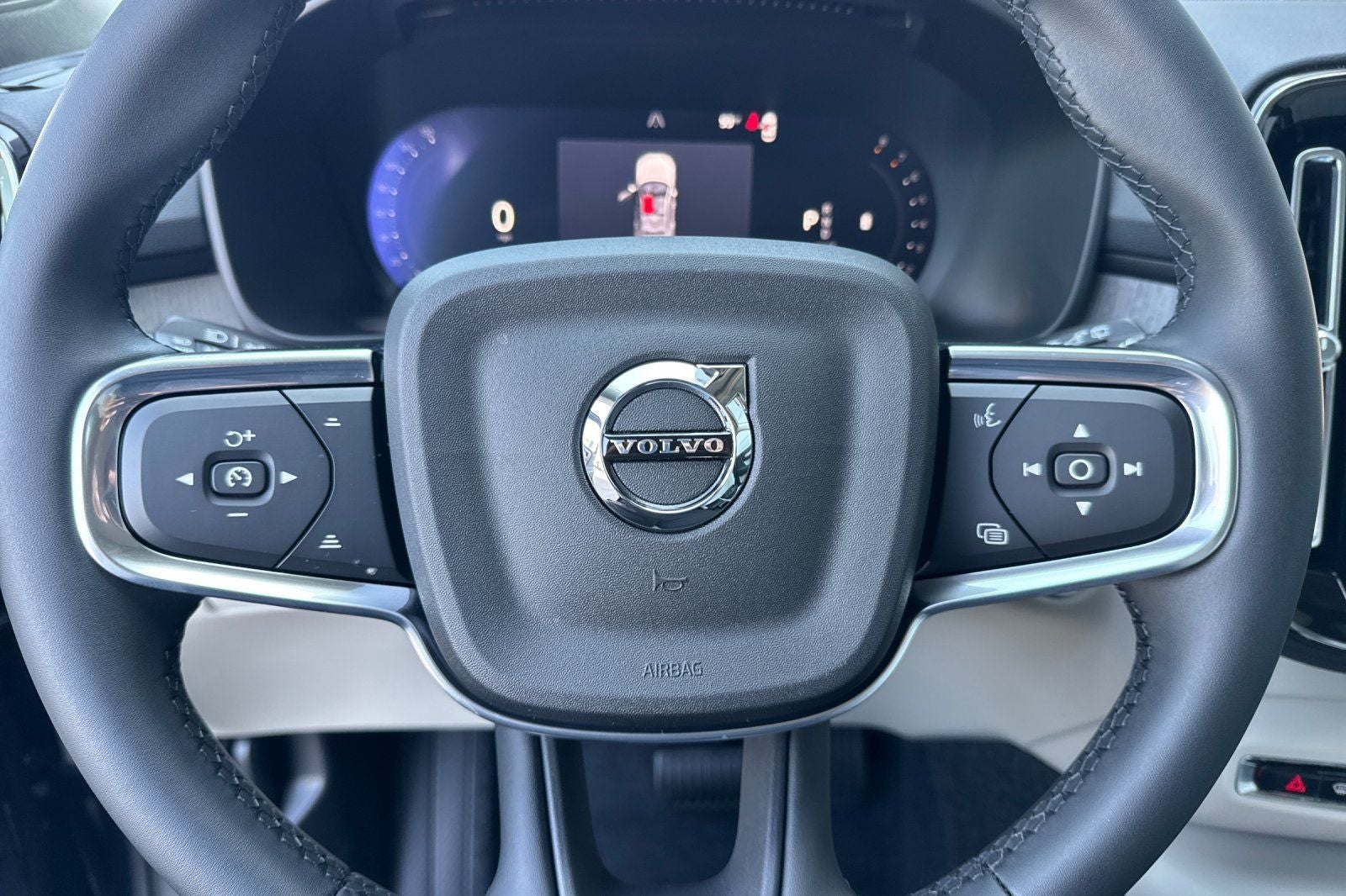 2026 Volvo XC40 B5 Ultra