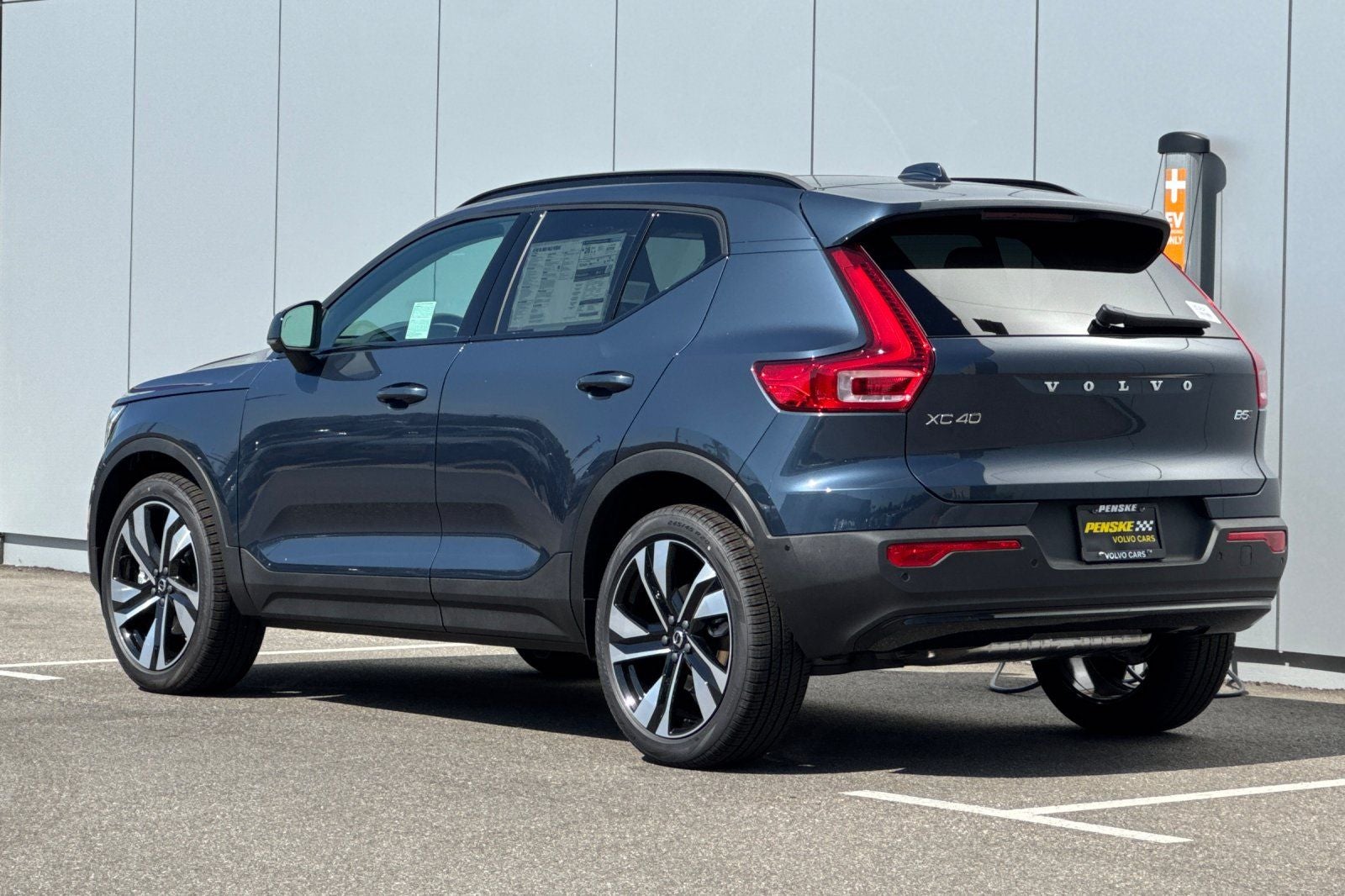2026 Volvo XC40 B5 Ultra