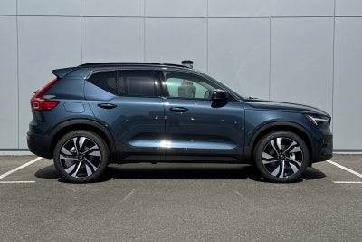 2026 Volvo XC40 B5 Ultra