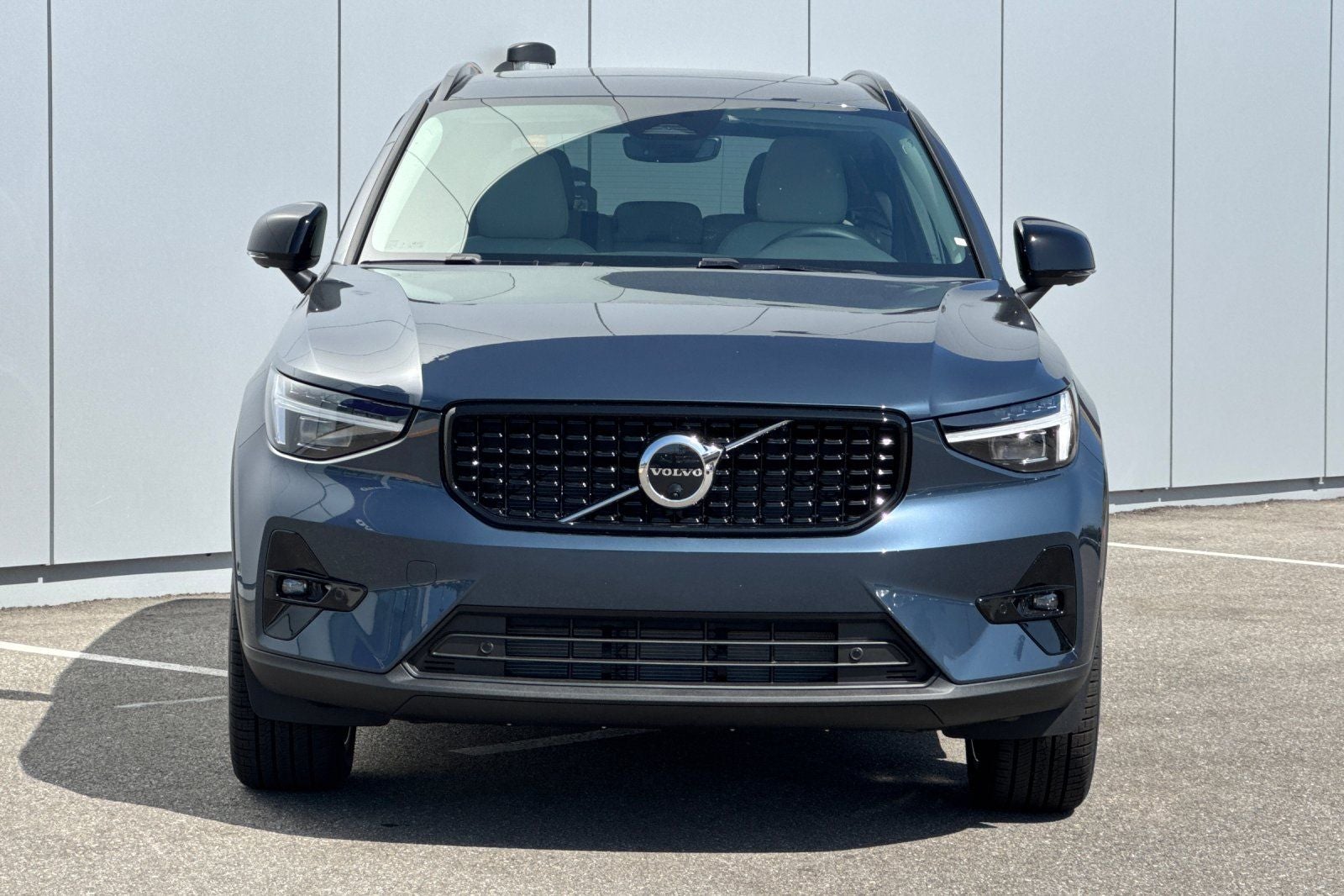 2026 Volvo XC40 B5 Ultra