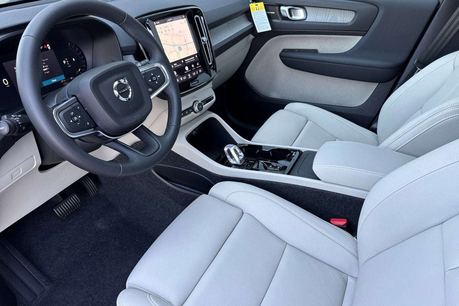 2026 Volvo XC40 B5 Ultra