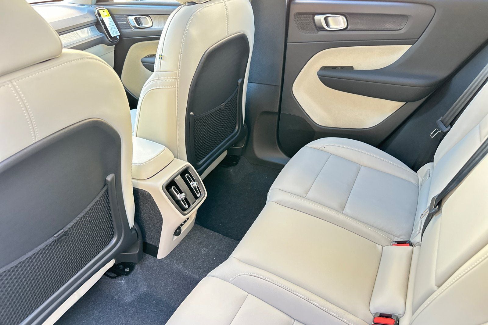 2026 Volvo XC40 B5 Ultra