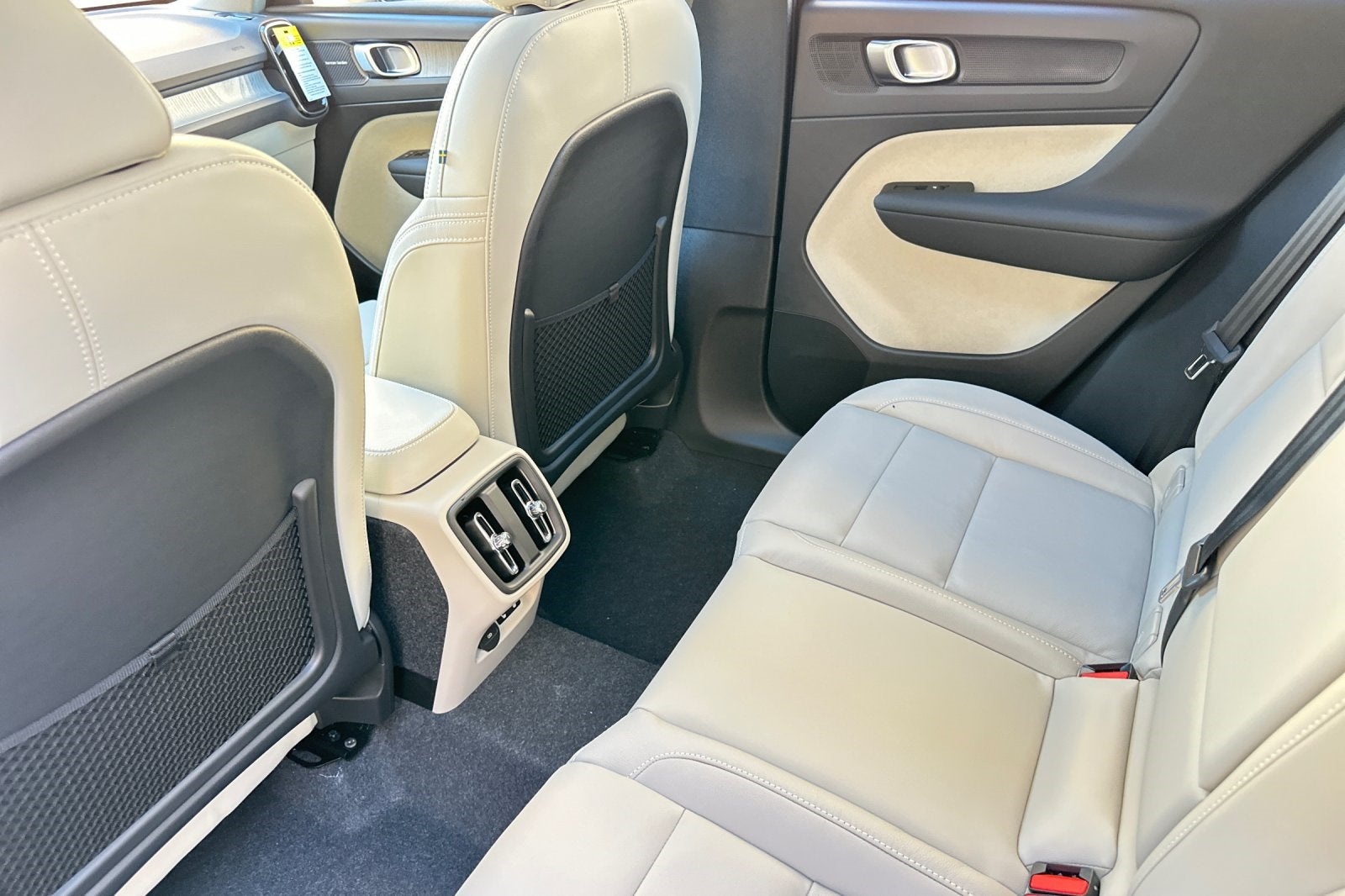 2026 Volvo XC40 B5 Ultra