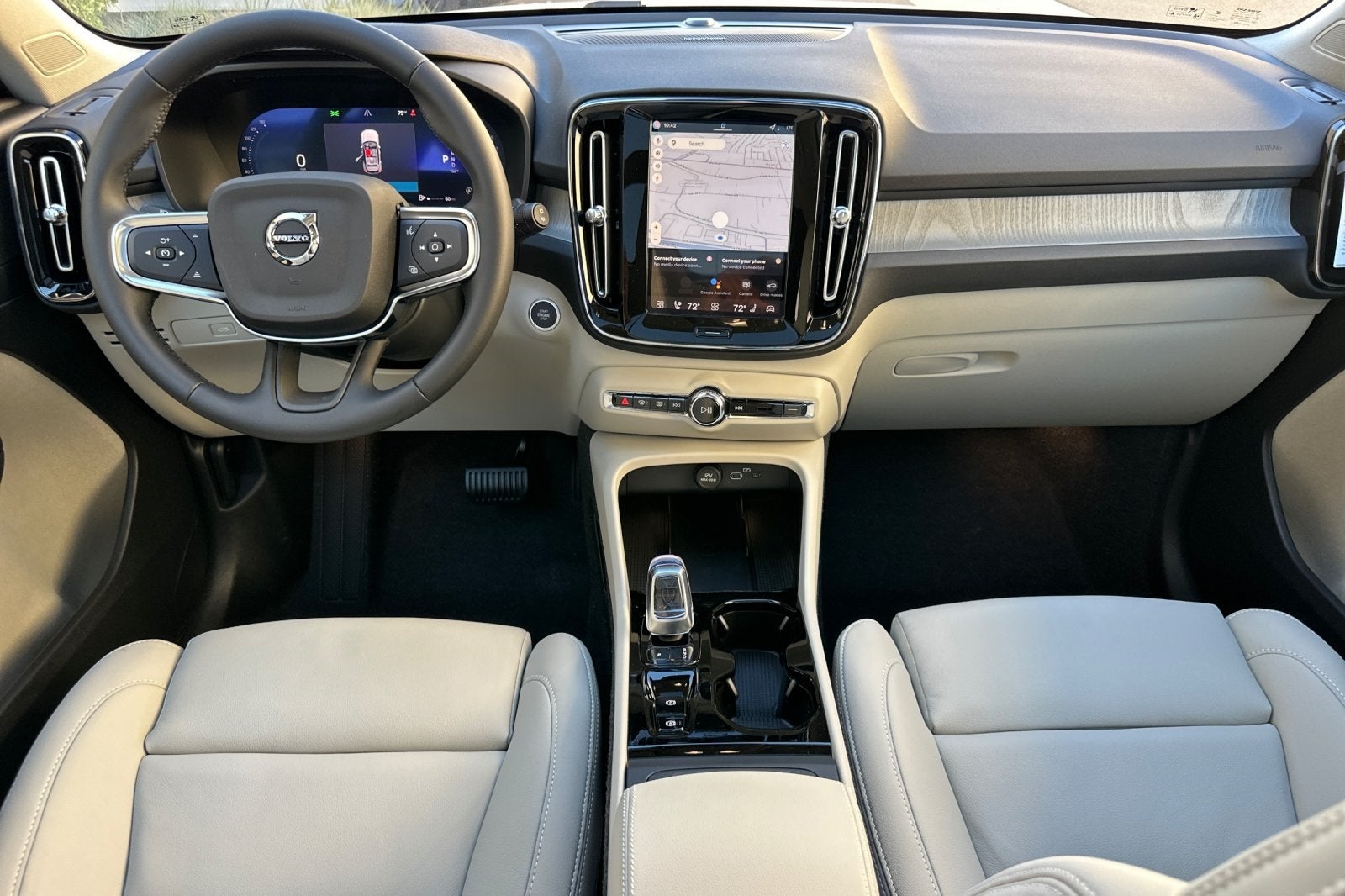 2026 Volvo XC40 B5 Ultra